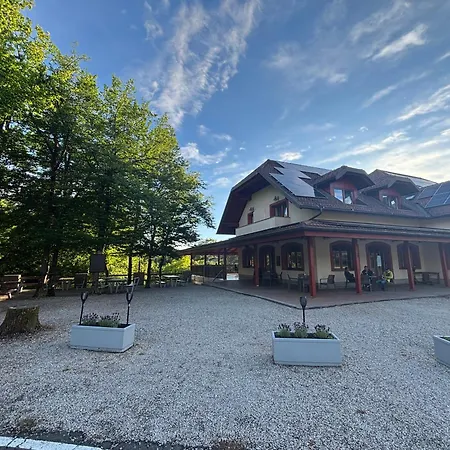 Na Bregu Camp Smlednik Gostinjska kuća